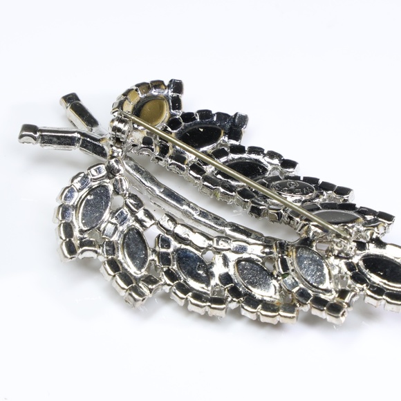 Vintage 1950s Weiss Clear Rhinestones Leaf shape Brooch - Picture 2 of 7